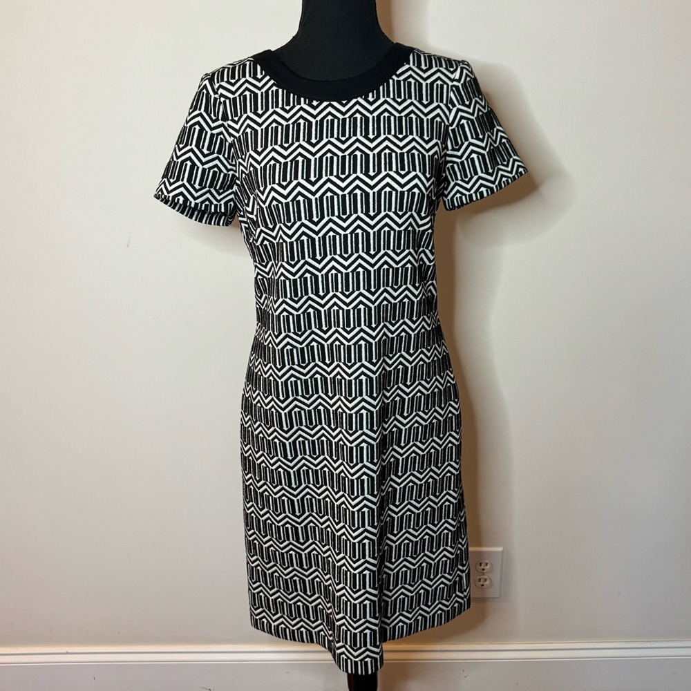 Banana Republic Black and White Geo Print Jacquard Shift Dress